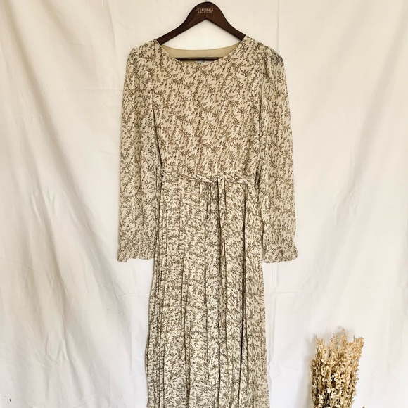 Roolee Dresses & Skirts - Neutral floral midi dress